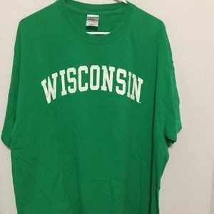 Wisconsin 2XL  green Gildan graphic T 100% cotton